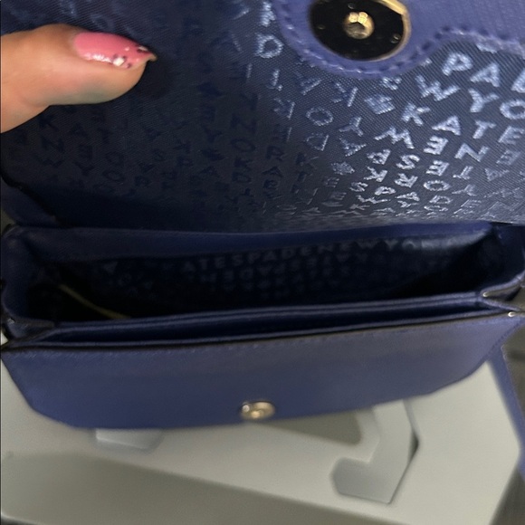 Kate Spade Newbury Lane Carsen Crossbody – Navy Blue - like new - Picture 3 of 5